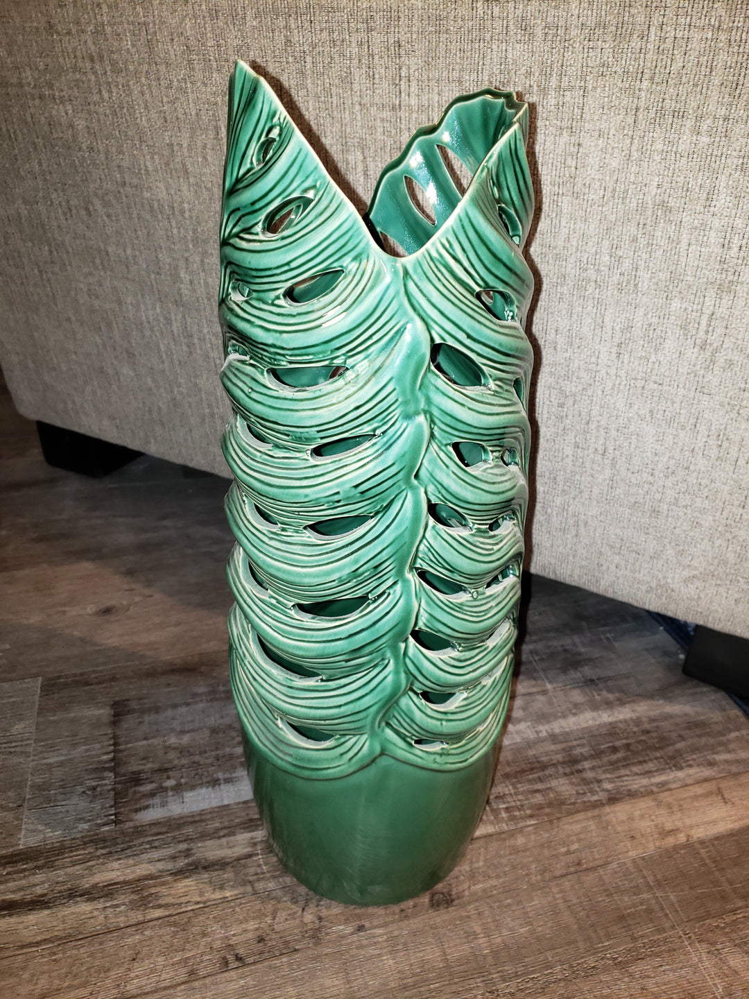 GREEN DECOR VASE - LARGE