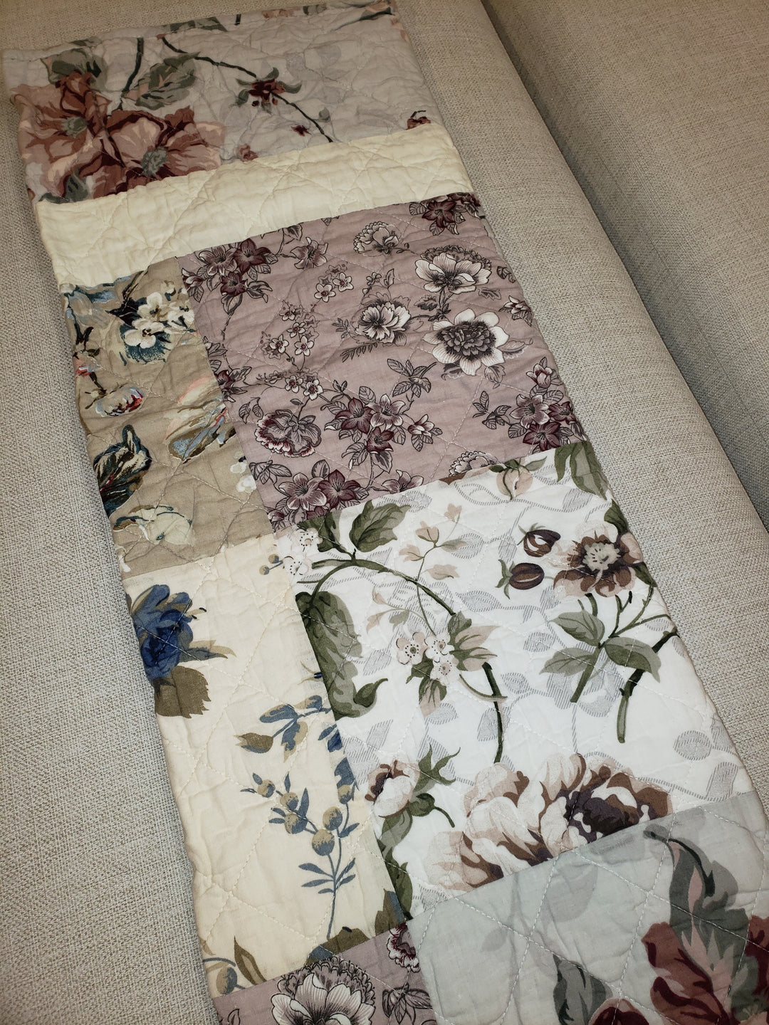 CHARLESTON QUILTED THROW