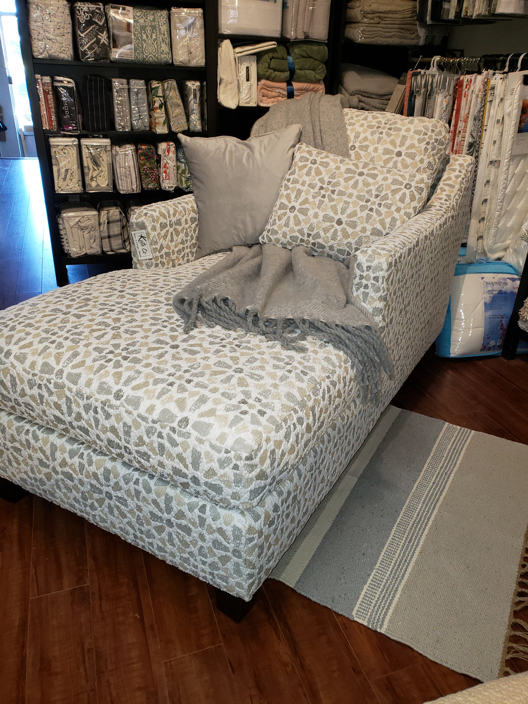 DYNASTY CHAISE 2506-29