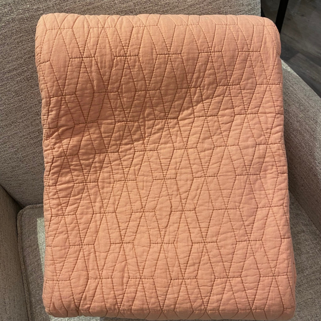 QUEEN DIAMOND PATTERN COVERLET SET/SHAMS- SUNSET