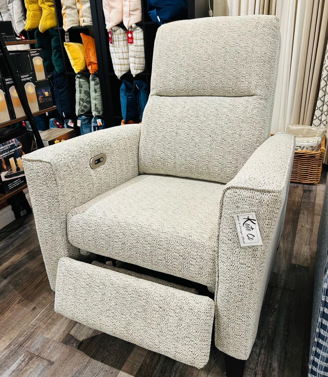 35P - 67 POWER RECLINER