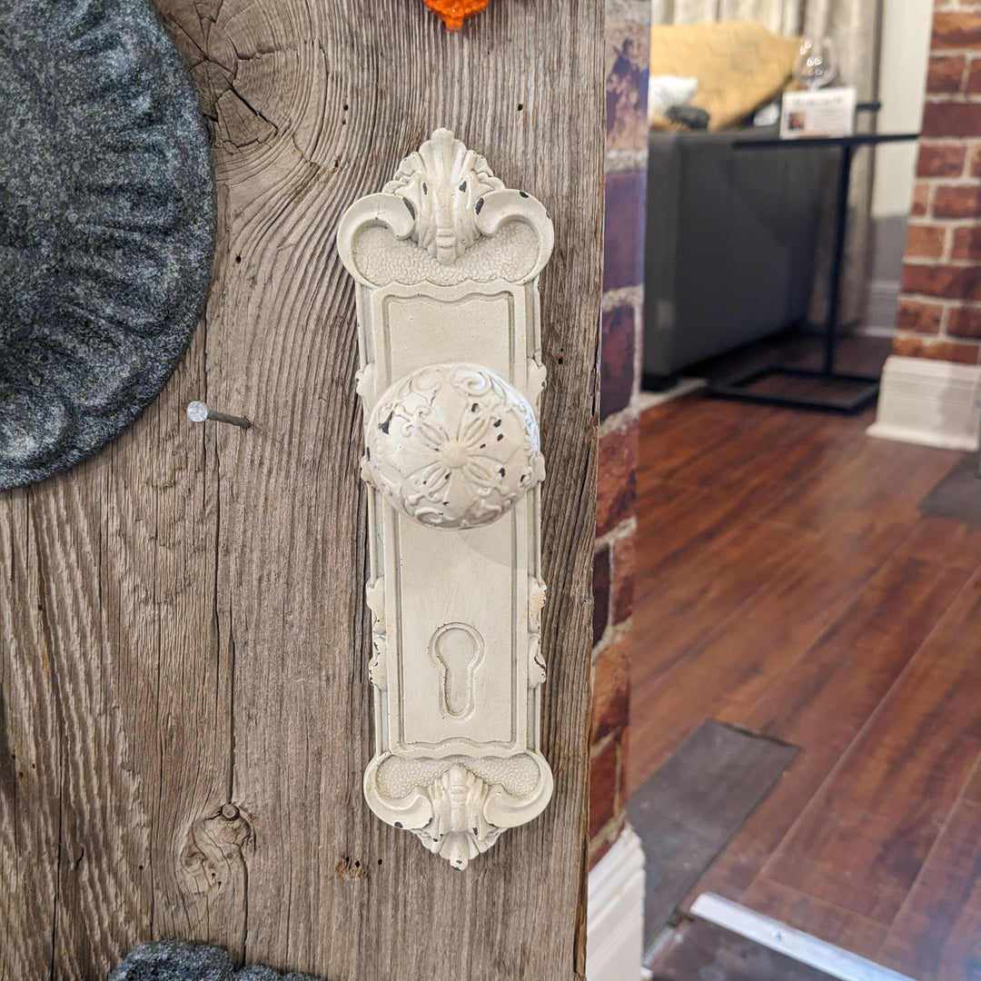 CREAM DOOR WALL HOOK