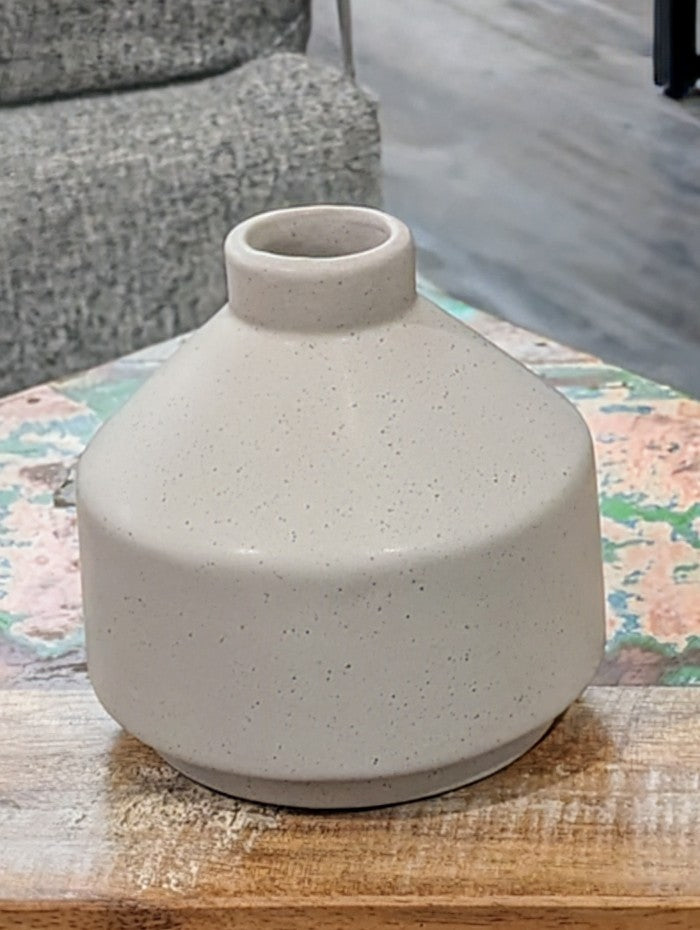 CERAMIC SMALL VASE ASSORTED COLOURS