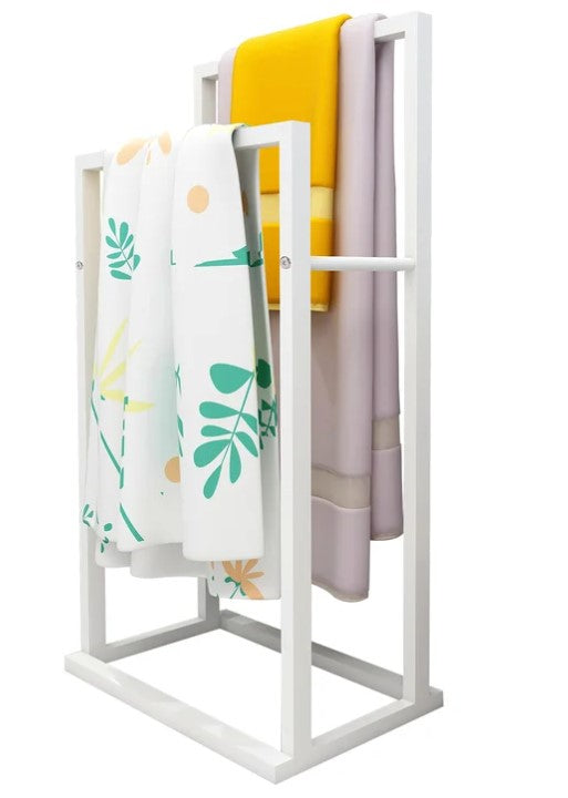 FREESTANDING WHITE TOWEL RACK