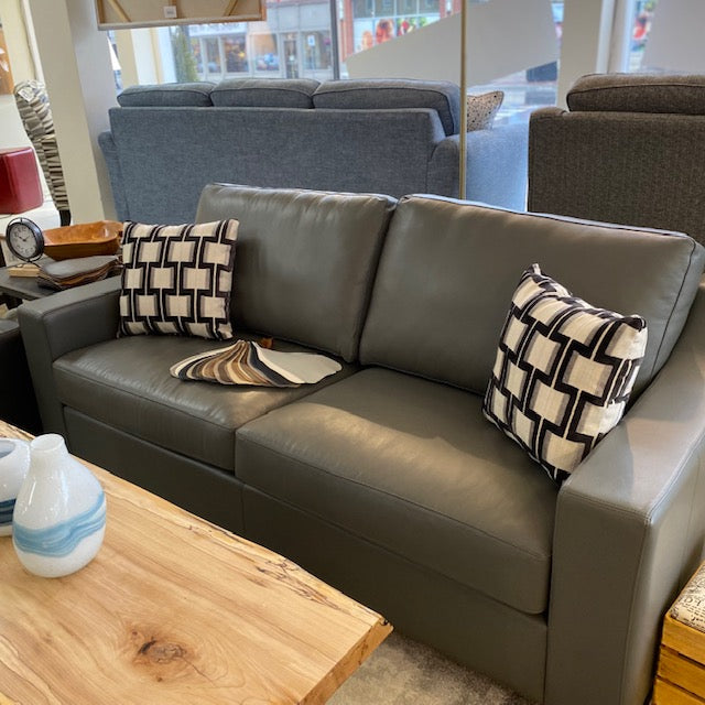 2800 SERIES LEATHER SOFA - LINEA