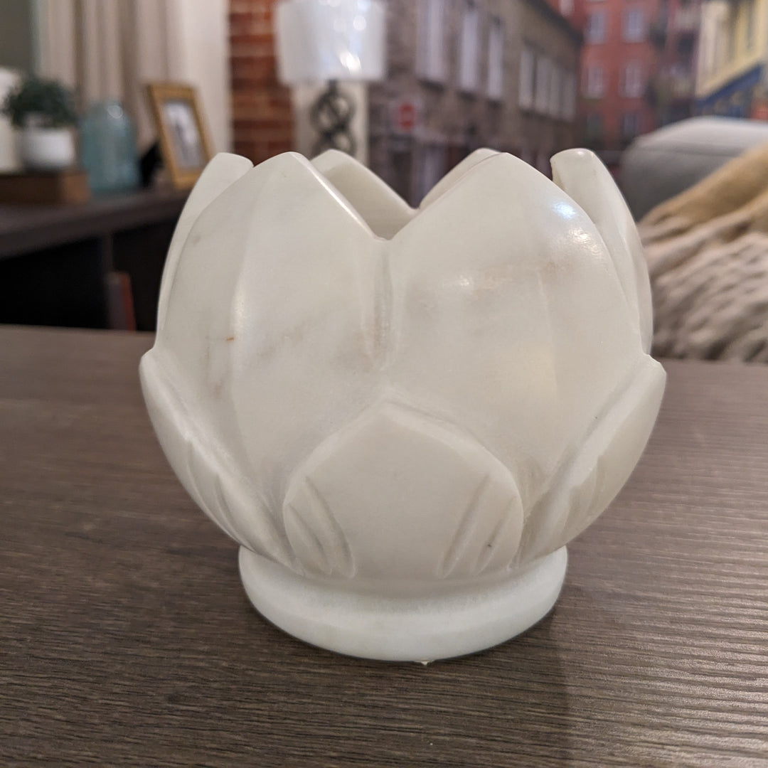 MARBLE LOTUS VOTIVE