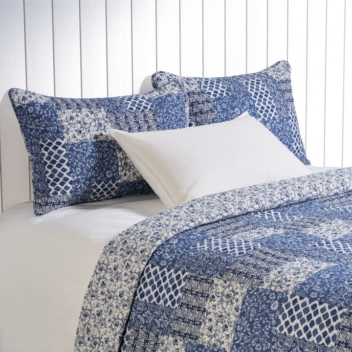 ANTIK COLLECTION- DONALDA QUEEN QUILT SET- 3 PIECES