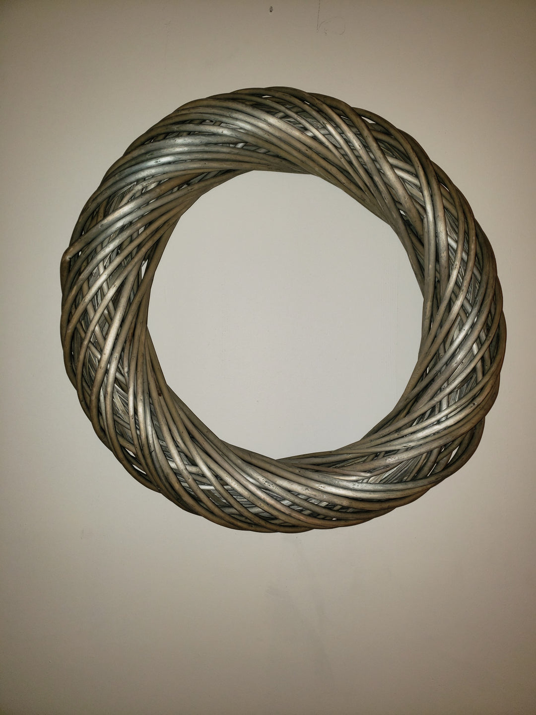 NATURAL WOVEN WREATH - MEDIUM