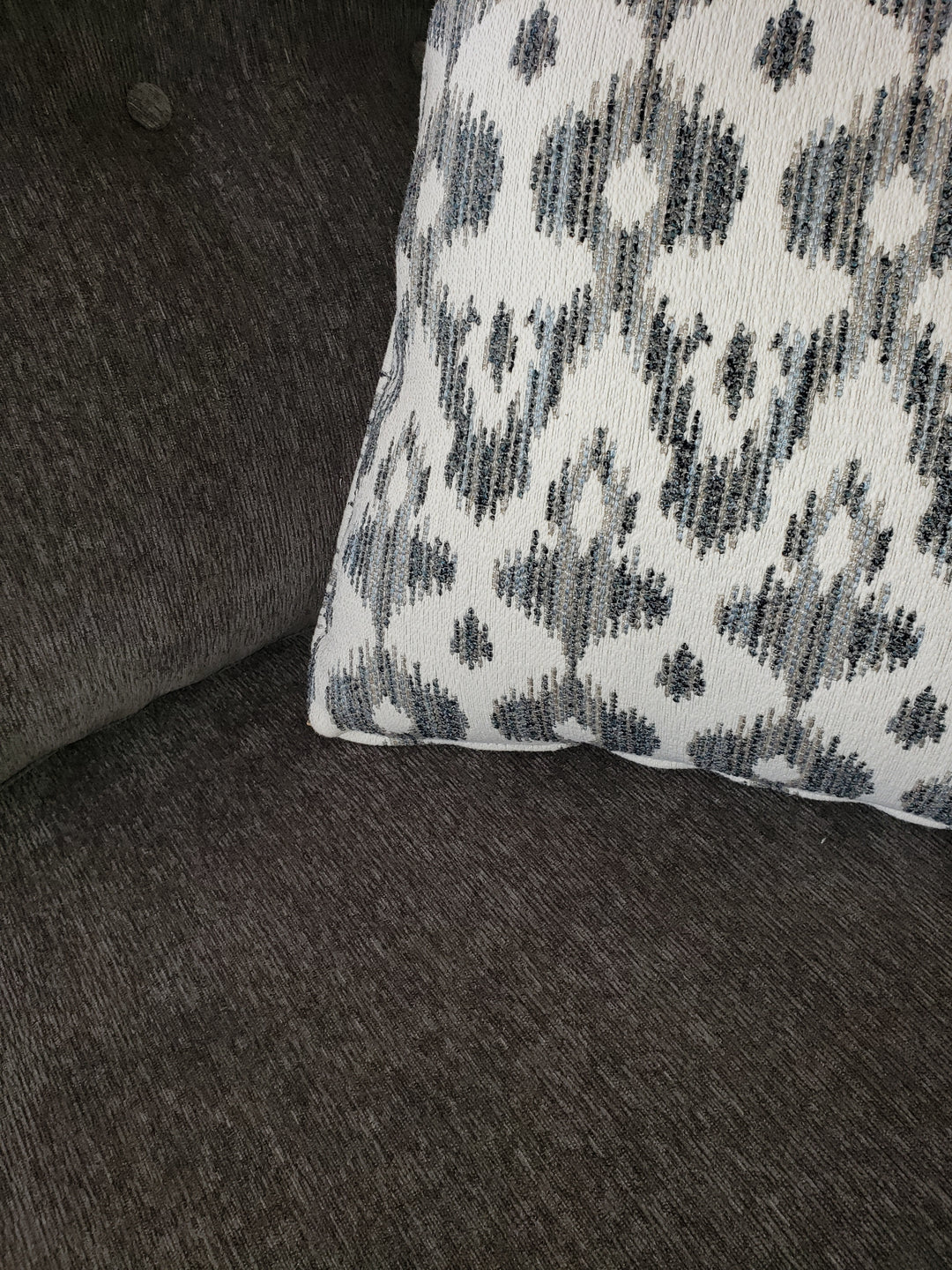4731-01 SS Sofa