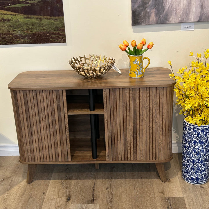 MID CENTURY STYLE SMALL SIDEBOARD