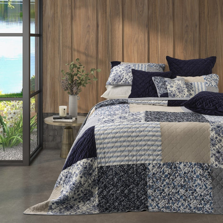 MARINE PATCHWORK QUILT AND ACCESSORIES