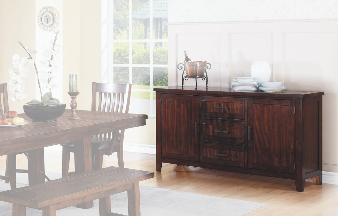 RETREAT DINING COLLECTION