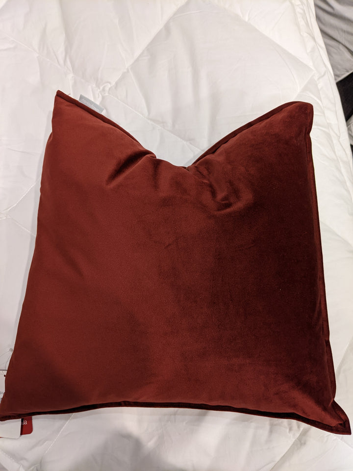 DUTCH VELVET 18x18 - TOSS CUSHION